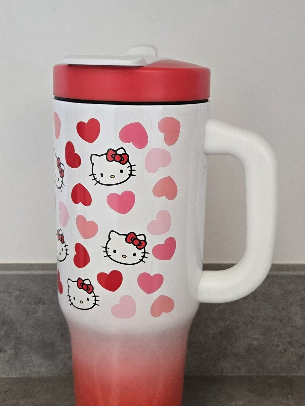 Zak! Sanrio Hello Kitty 40 oz Stainless Steel Tumbler.